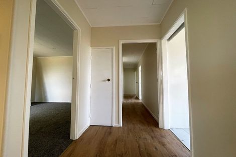 Photo of property in 13 Cockayne Crescent, Sunnynook, Auckland, 0620