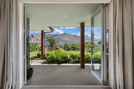 Photo of property in 28 Greenbelt Place, Wanaka, 9305
