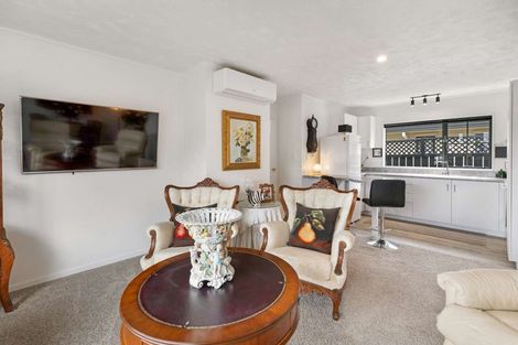 Photo of property in 6 Surrey Lane, Levin, 5510