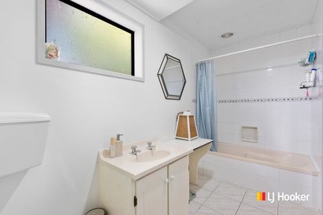 Photo of property in 19 Braeside, Kinmont Park, Mosgiel, 9024