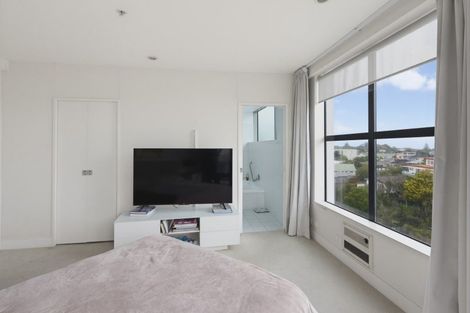 Photo of property in The Links, 20/378-382 Kapiti Road, Paraparaumu Beach, Paraparaumu, 5032