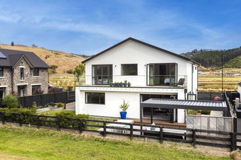 Photo of property in 27 Long Acre Drive, Cracroft, Christchurch, 8022