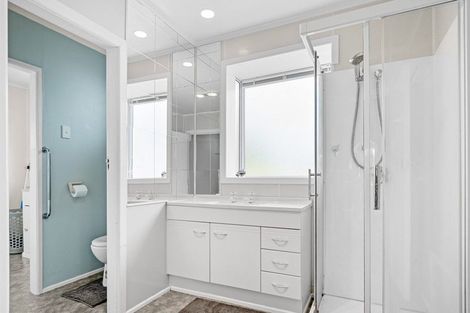 Photo of property in 23 Taupaki Road, Taupaki, Henderson, 0782