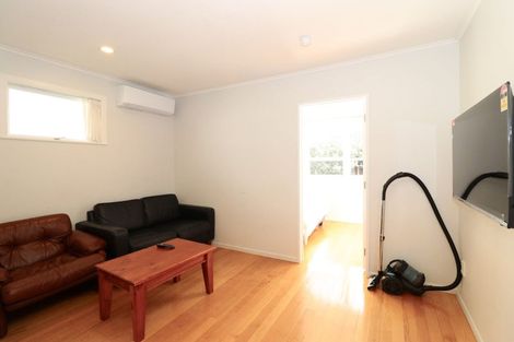 Photo of property in 6 Swan Crescent, Pakuranga, Auckland, 2010