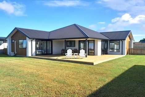 Photo of property in 126 Ngaio Drive, Matarangi, Whitianga, 3592