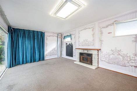 Photo of property in 17 Chilcott Road, Henderson, Auckland, 0612