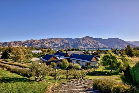 Photo of property in 251 Beacon Point Road, Wanaka, 9305