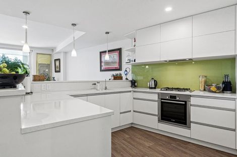 Photo of property in 1/2a Queens Parade, Devonport, Auckland, 0624