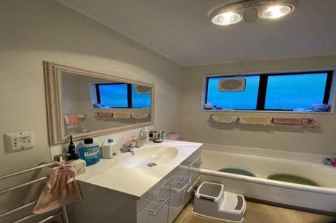 Photo of property in 20 Forglen Place, Tawa, Wellington, 5028