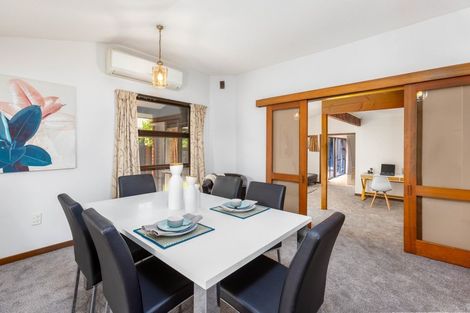 Photo of property in 270 Memorial Avenue, Burnside, Christchurch, 8053