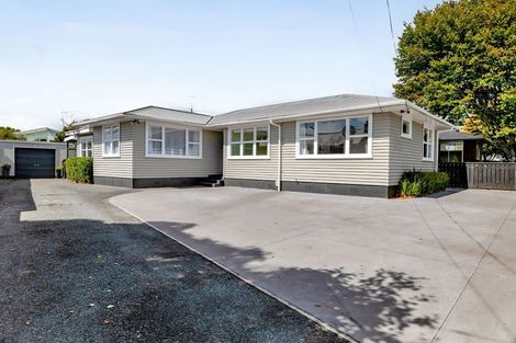 Photo of property in 9 Manu Crescent, Upper Vogeltown, New Plymouth, 4310