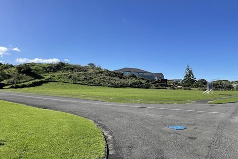 Photo of property in 16 Longbeach Drive, Castlecliff, Whanganui, 4501