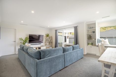 Photo of property in 16 Schooner Drive, Whitby, Porirua, 5024