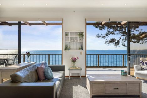 Photo of property in 19 View Road, Campbells Bay, Auckland, 0630