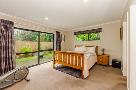 Photo of property in 16 Bluewater Place, Paraparaumu, 5032