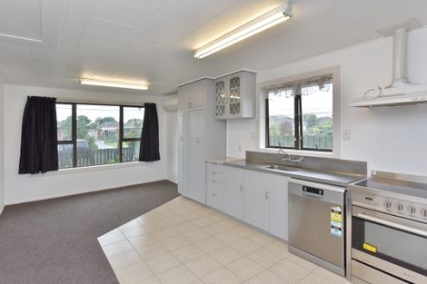 Photo of property in 33 Bournemouth Crescent, Aranui, Christchurch, 8061