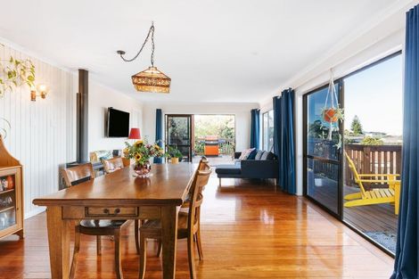 Photo of property in 26 Omokoroa Road, Omokoroa, 3114