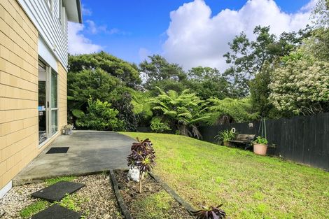 Photo of property in 37 Condor Place, Unsworth Heights, Auckland, 0632