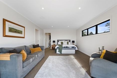 Photo of property in 5 Ngarahana Avenue, Paremoremo, Auckland, 0632