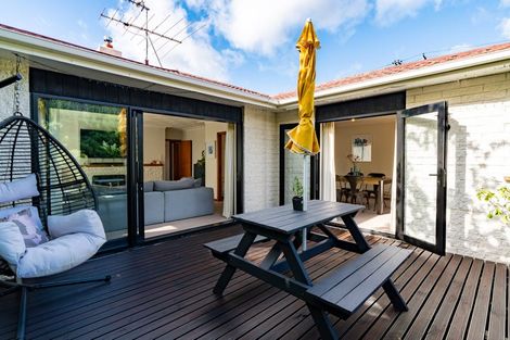 Photo of property in 66 Pioneer Crescent, Helensburgh, Dunedin, 9010