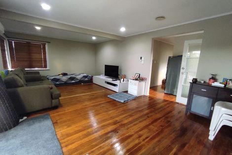 Photo of property in 69 Dundale Avenue, Blockhouse Bay, Auckland, 0600