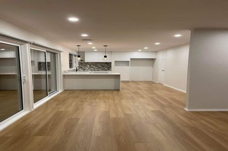 Photo of property in 1/37 Gretel Place, Hillcrest, Auckland, 0627