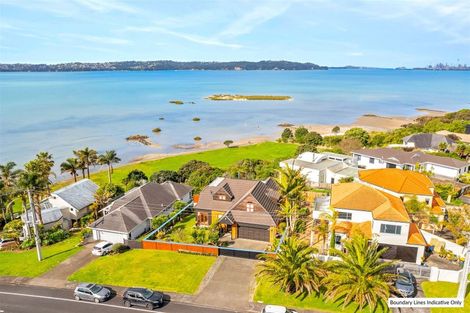Photo of property in 124 Beach Road, Te Atatu Peninsula, Auckland, 0610