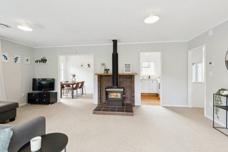 Photo of property in 21 Mexted Terrace, Tawa, Wellington, 5028