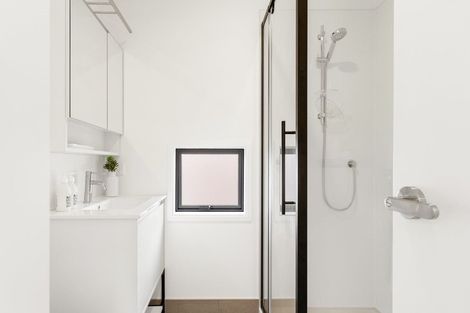 Photo of property in 2 Kotuitui Street, Manukau, Auckland, 2104