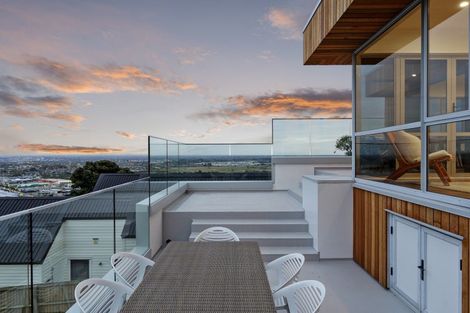 Photo of property in 283 Cannon Hill Crescent, Mount Pleasant, Christchurch, 8081