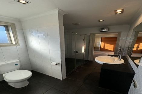 Photo of property in 36 Aikmans Road, Merivale, Christchurch, 8014