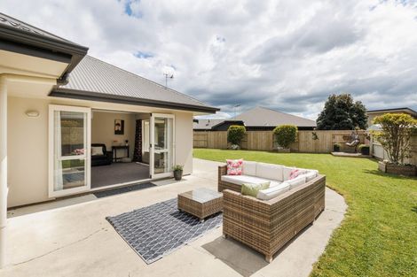 Photo of property in 25 Rodeo Drive, Kelvin Grove, Palmerston North, 4414