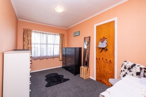 Photo of property in 23 Bedford Street, Eltham, 4322