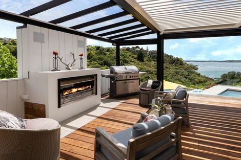 Photo of property in 26 Estuary Views, Shelly Park, Auckland, 2014