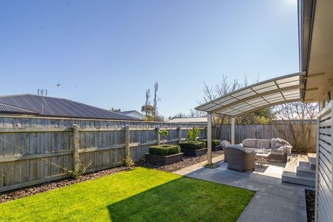 Photo of property in 2 Walnut Lane, Carterton, 5713