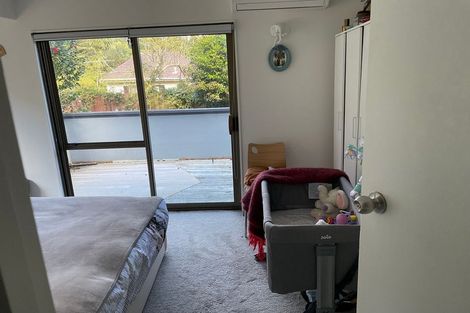 Photo of property in 42 Holyoake Place, Chatswood, Auckland, 0626