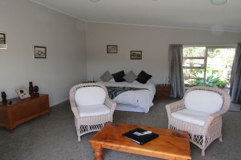 Photo of property in Apple Bnb, 3 Kaipatiki Rise, Haruru, 0204