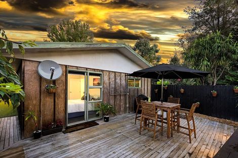 Photo of property in 25a Crompton Road, Massey, Auckland, 0614