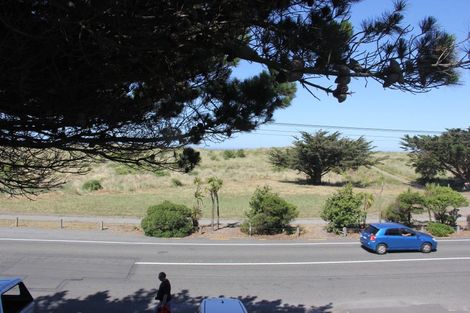 Photo of property in 318 Marine Parade, New Brighton, Christchurch, 8061