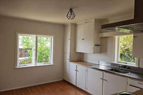 Photo of property in 2/4 Pax Avenue, Forrest Hill, Auckland, 0620