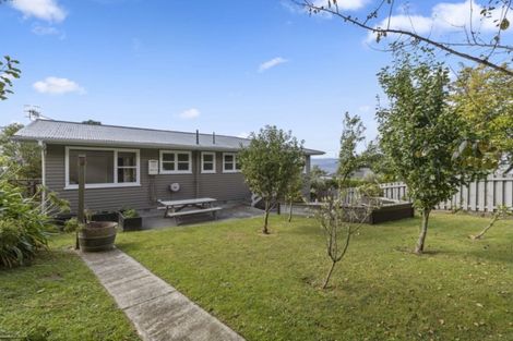 Photo of property in 5 Camellia Terrace, Maungaraki, Lower Hutt, 5010