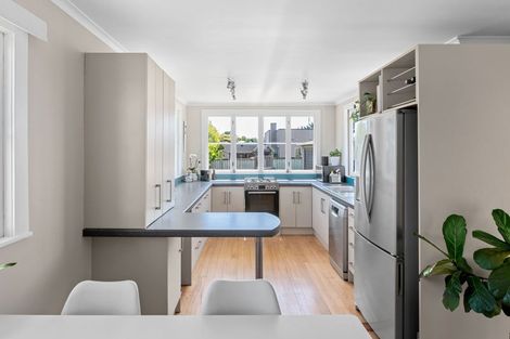 Photo of property in 33 Mission Street, Waterloo, Lower Hutt, 5011