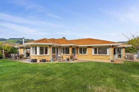 Photo of property in 8 Antonia Place, Kinloch, Taupo, 3377