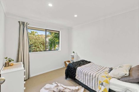 Photo of property in 1/26 Waiora Road, Stanmore Bay, Whangaparaoa, 0932