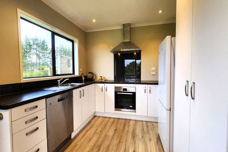 Photo of property in 287 Surrey Road, Tariki, Inglewood, 4388