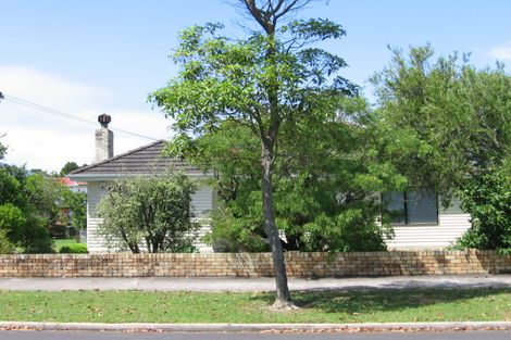Photo of property in 6 Armagh Road, Blockhouse Bay, Auckland, 0600