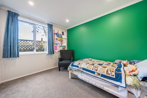 Photo of property in 12 Coates Grove, Silverstream, Upper Hutt, 5019