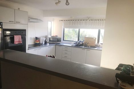 Photo of property in 9 Cambric Place, Botany Downs, Auckland, 2010