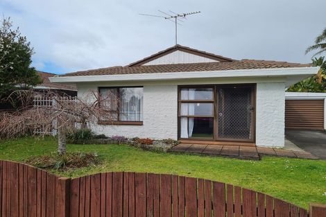 Photo of property in 2a Roys Road, Weymouth, Auckland, 2103