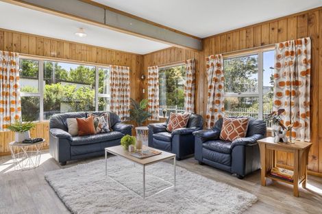 Photo of property in 32 Cranwell Street, Churton Park, Wellington, 6037